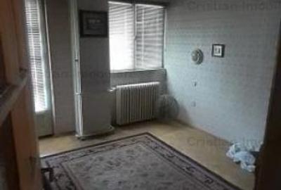 Casă cu 7 camere cu Canalizare în Central - 7