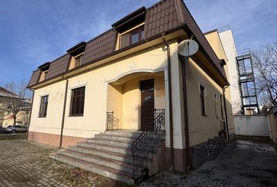 Casă cu 4 camere cu Teren 900 Mp în Central - 4