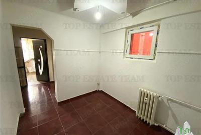 Apartament 3 camere de vanzare in zona Tei
