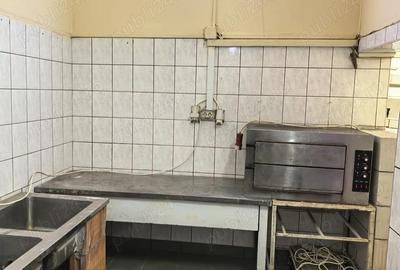 Spațiu comercial, de 210 mp, în Traian - 10