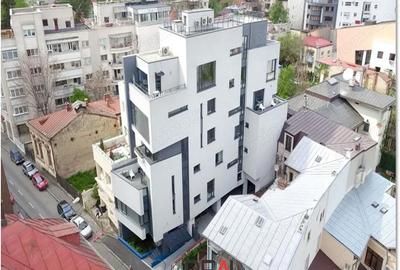Spațiu comercial, în Romană - 17