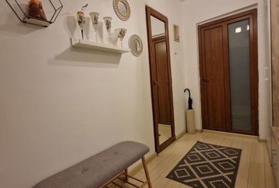 Apartament cu 2 camere decomandat în 1 Mai - 1
