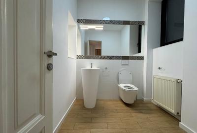 Duplex cu 10 camere cu Teren 180 Mp în Capitale - 18