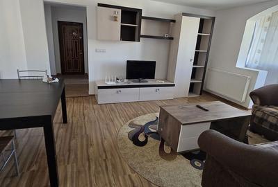 Apartament cu 2 camere semidecomandat în Micro 11 - 12