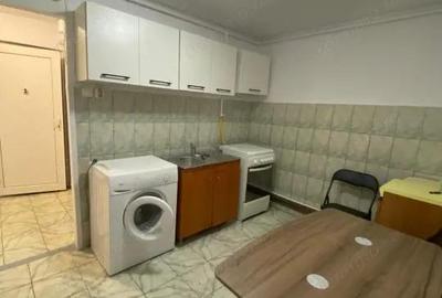 Garsoniera spatioasa zona REPUBLICII - 3