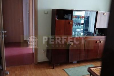 Ap.3 camere semidecomandat str.Cibinului-NORD 63000 euro - 2