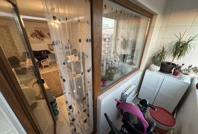 Apartament cu 3 camere decomandat, mobilat în Km 4 - 4