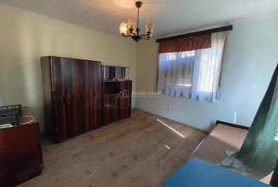 Casă cu Teren 300 Mp în Muncitoresc