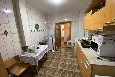 Apartament  2 camere Zona Capela Militară - etaj 6/10 - 56 mp - 3