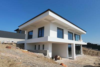 Casă cu 3 camere în Moara - 1