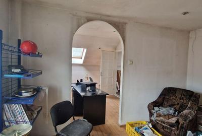 Casă cu 4 camere în Dumbrăvioara - 3