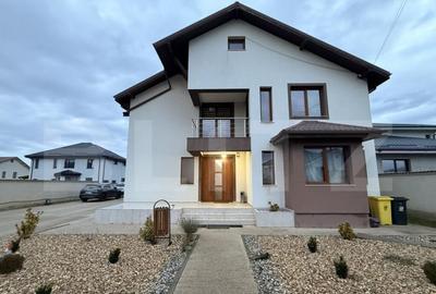 Casă cu 5 camere cu Teren 1025 Mp în Central - 9