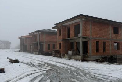 Casă cu 4 camere în Central - 3