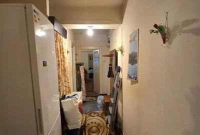 Apartament cu 3 camere semidecomandat în Central - 3