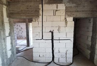 Casă cu 7 camere cu Canalizare în Central - 7