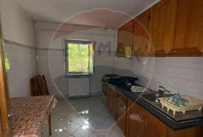 Apartament la etajul 1 pe str. Mitropolit Varlaam - 4