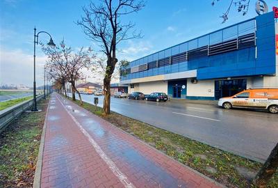 Spațiu comercial, de 880 mp, în Aeroport - 14