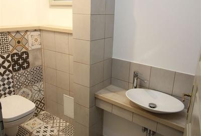 Birou, de 74 mp, în P-ța Unirii - 9