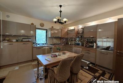 Grigorescu, casa 8 camere, 8 bai, 2 bucatarii, 1123mp curte