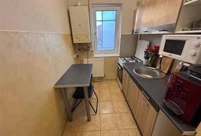 Zona Miron Costin - apartament 3 camere - etajul 2 - 7