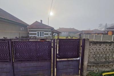 Casă cu 1 camere cu Teren 593 Mp în Simeria