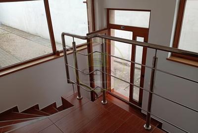 Casă cu 4 camere cu Teren 100 Mp în Lupeni - 14