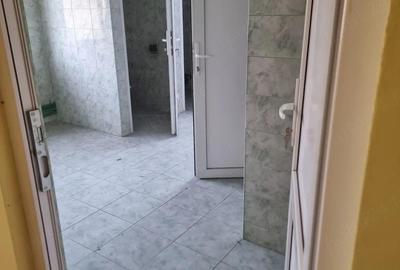 Spațiu comercial, de 10,000 mp, în Central - 10