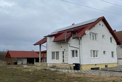 Casă cu 4 camere în Petrești - 2