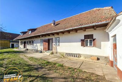 Casă cu 3 camere cu Garaj în Central - 2