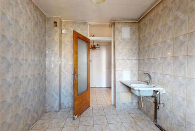 Apartament cu 3 camere decomandat în Sebastian - 11