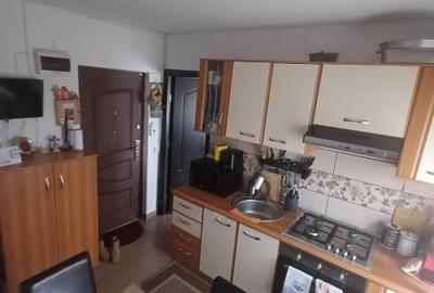 Apartament cu 2 camere semidecomandat în Km 4-5 - 5