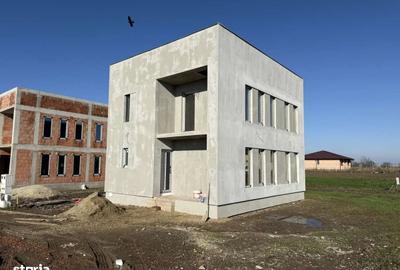 Casă cu 4 camere cu Canalizare în Central - 5