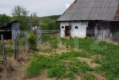 Casă cu 2 camere cu Teren 1574 Mp în Central - 8