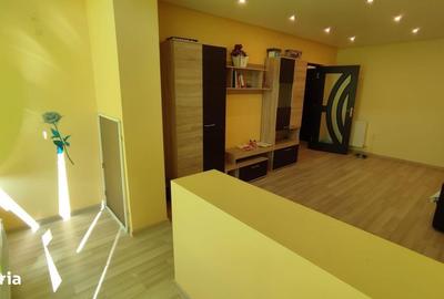 Apartament cu 2 camere decomandat în Cornișa - 2