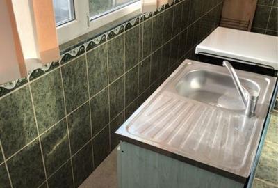 Apartament cu 3 camere, mobilat în Central