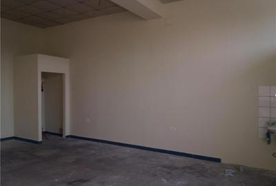 Spațiu comercial, de 80 mp, în Central - 6