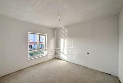 Jumatate de duplex cu 5 camere despartit prin camera tehnica - 2