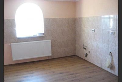 Villa for sale, 9 Rooms, land 4500 sqm, Păulești - 2