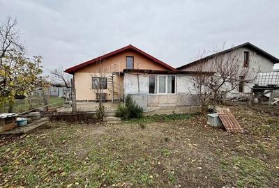 Casă cu 4 camere cu Canalizare în Vânători - 9