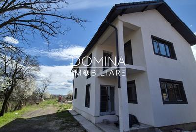 Casă individuală cu 5 camere cu Canalizare în Primăverii - 1