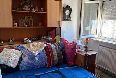 Apartament cu 2 camere decomandat în Obor