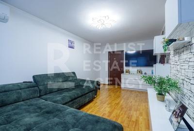 Vânzare, apartament, 3 camere, zona Uverturii - 1