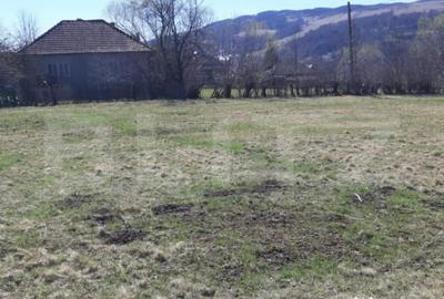 Teren de 901 mp, în Vale - 1