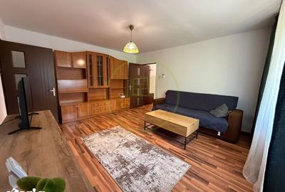 Apartament cu 3 camere semidecomandat, mobilat în 1 Mai - 2