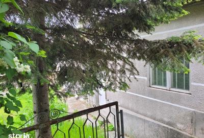 Casă cu 4 camere decomandat cu Teren 311 Mp în Central