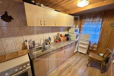 Casa de vacanta in Cartisoara, Transfagarasan - teren 971 mp, 8 camere - 2