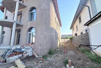 Inchiriere - Casa- Vila - Prelungirea Ghencea - Gladiolelor - teren 572mp - de la 3500E- IDEALA PEN - 1