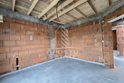Jumatate de duplex, modern, cu 4 camere si 2 bai, Sag, vatra satului - 12