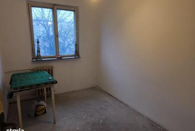 Apartament cu 3 camere în Malu Roșu