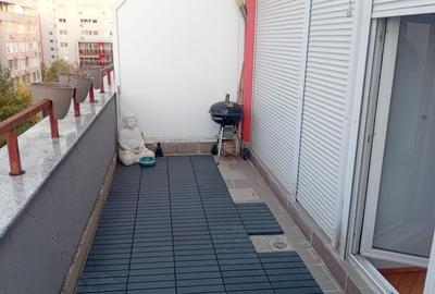Apartament cu 3 camere decomandat, mobilat în UTA - 5